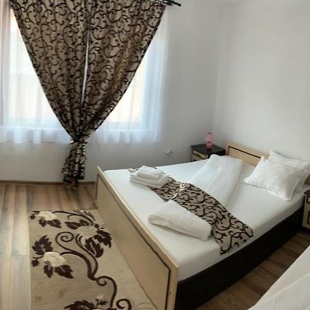 M Dey Hotel Vişeu de Sus Exterior foto