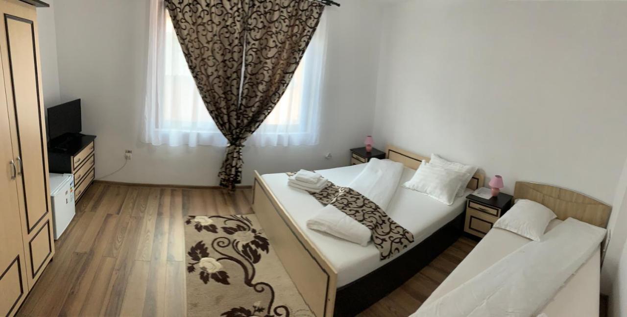 M Dey Hotel Vişeu de Sus Exterior foto