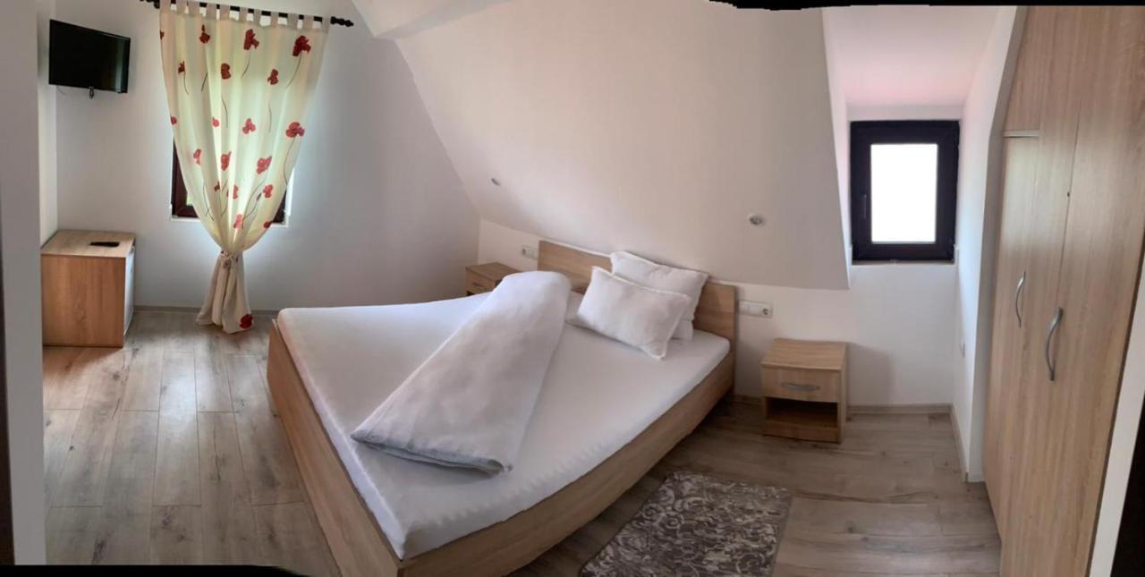 M Dey Hotel Vişeu de Sus Exterior foto