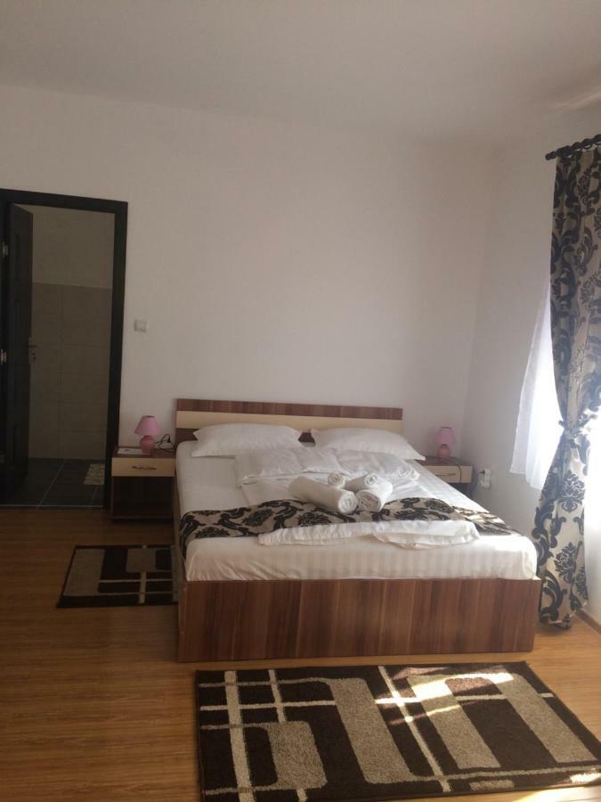 M Dey Hotel Vişeu de Sus Exterior foto